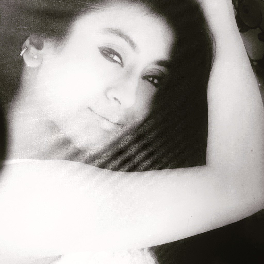 neetschadha's tweet photo. Throwback Thursday...classic black n white 🙏🏻💜🙏🏻 https://t.co/cqbdm63d0t