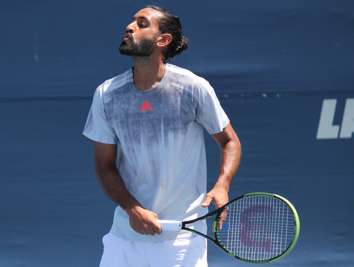 MaxJGao's tweet photo. Canadians @Besterphilip and Adil #Shamasdin putting in some work on the practice court today. 🇨🇦 #RogersCup https://t.co/dNXoKpmHMc