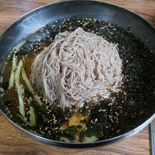 (뭣이 중헌디?)- 계속되는 찜통 가마솥 더위에 살아남아 야쥬 ~오늘 점심메뉴
`메밀국수`!!
