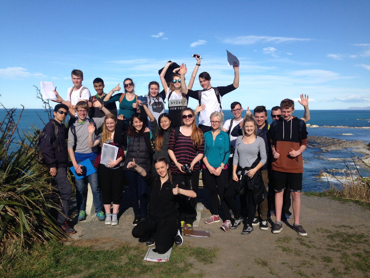 Today's office <a href="/suzannembaldwin/">Suzanne Baldwin</a> @bondteach  #geointherealworld #betterworkstories