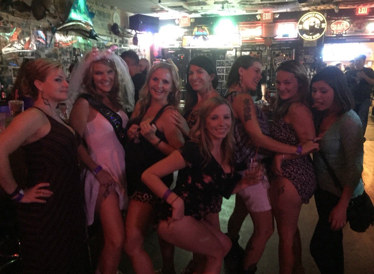 wickedtango's tweet photo. Come see Dirty Darcy at Hogs &amp; Heifers(201 N. 3rd St, Las Vegas)at 9pm! Come bar dance, have some fun, &amp; get rowdy! https://t.co/c2QEOPJ2VC