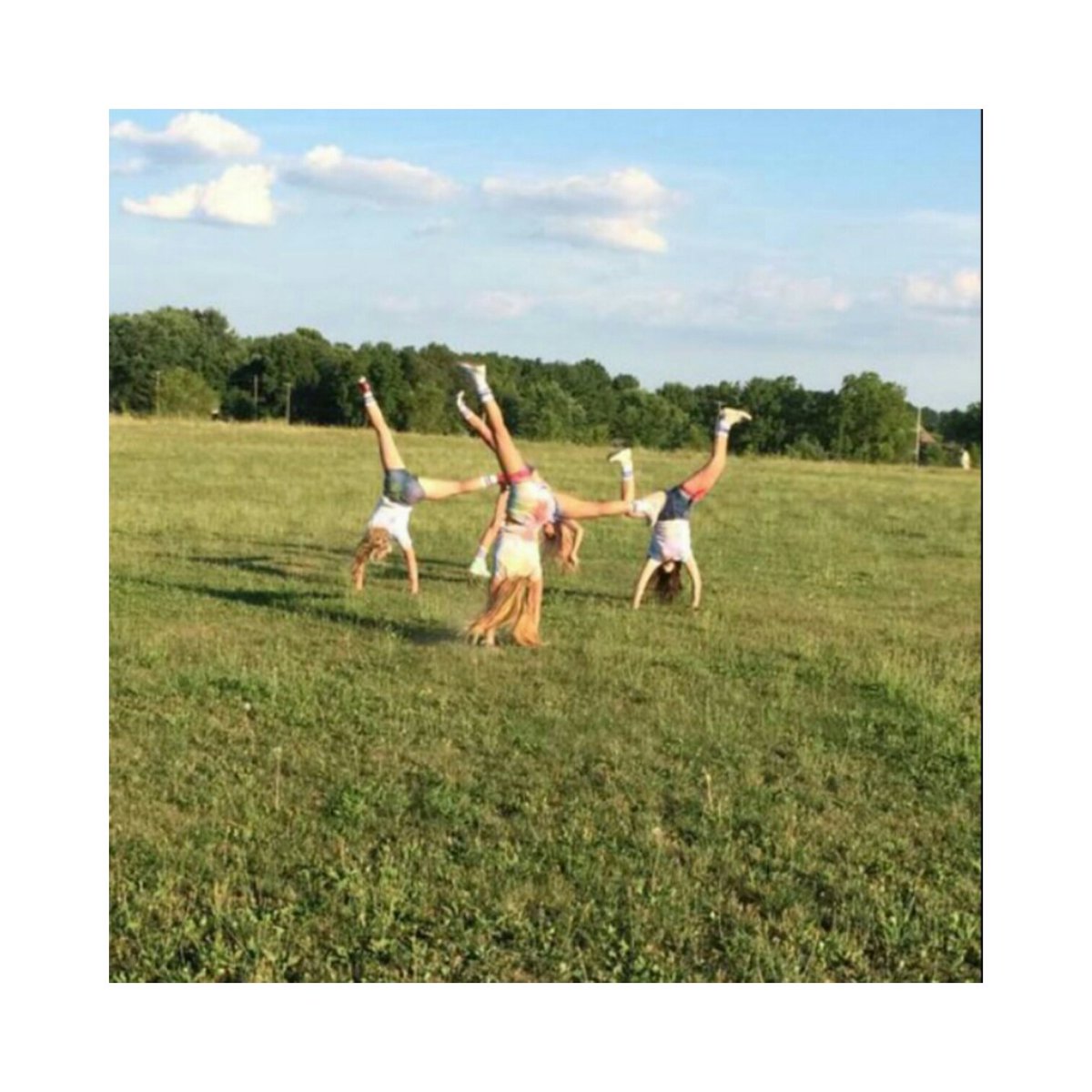 HaskinOlivia's tweet photo. ππππ Color War Photoshoot 2016 ππππ @kylie_gawrych #Mcpstudio https://t.co/A3ZDKgsp3K