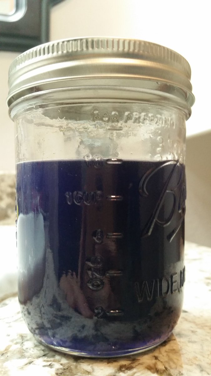 realFiggy420's tweet photo. Finished product looking good :) now time to test out the potency #weedlean #thcsyrup https://t.co/MPRluMG1zW