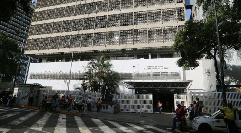 VenEsNoticia's tweet photo. Lea el comunicado de las madres de pacientes del J.M de los Ríos sobre crisis del hospital https://t.co/uOOlGzMTui https://t.co/YRHzwJDrZQ