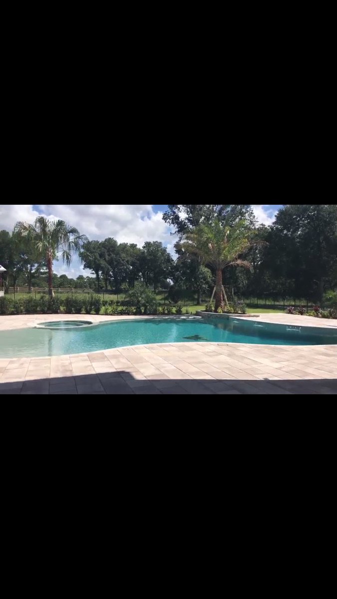 BIrvin_WVU11's tweet photo. U kno I got the wv sign in my pool! https://t.co/qVYQ3BOhM8