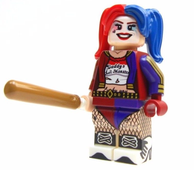 CyclopsBricks's tweet photo. @MargotRobbie A custom Lego minifigure we made of Margot Robbie as Harley Quinn in Suicide Squad! #SuicideSquad https://t.co/jgDFOixTrf