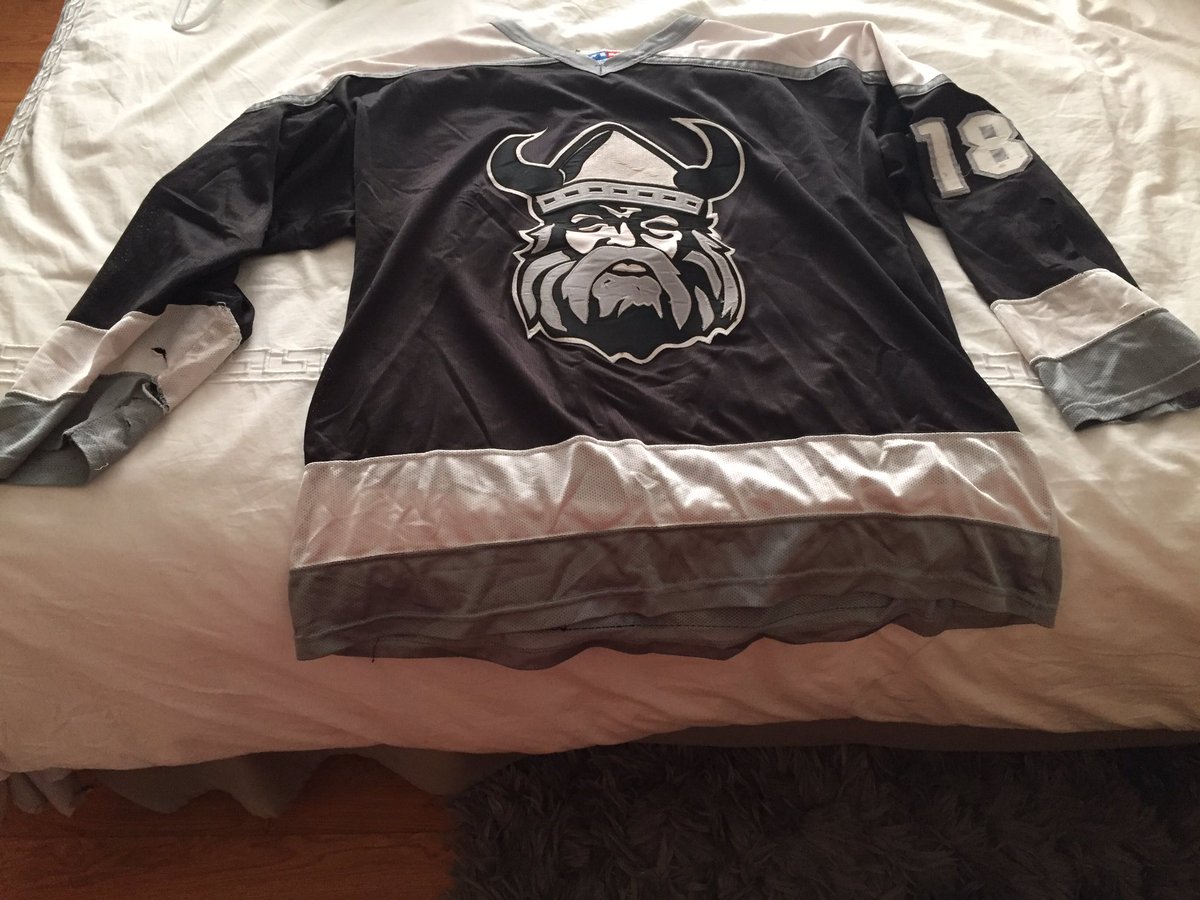robhellyer10's tweet photo. Moving is the absolute worst until you come across a gem like this. What a summer that was. #minto2012 #needaframe https://t.co/m4iyIThtGK