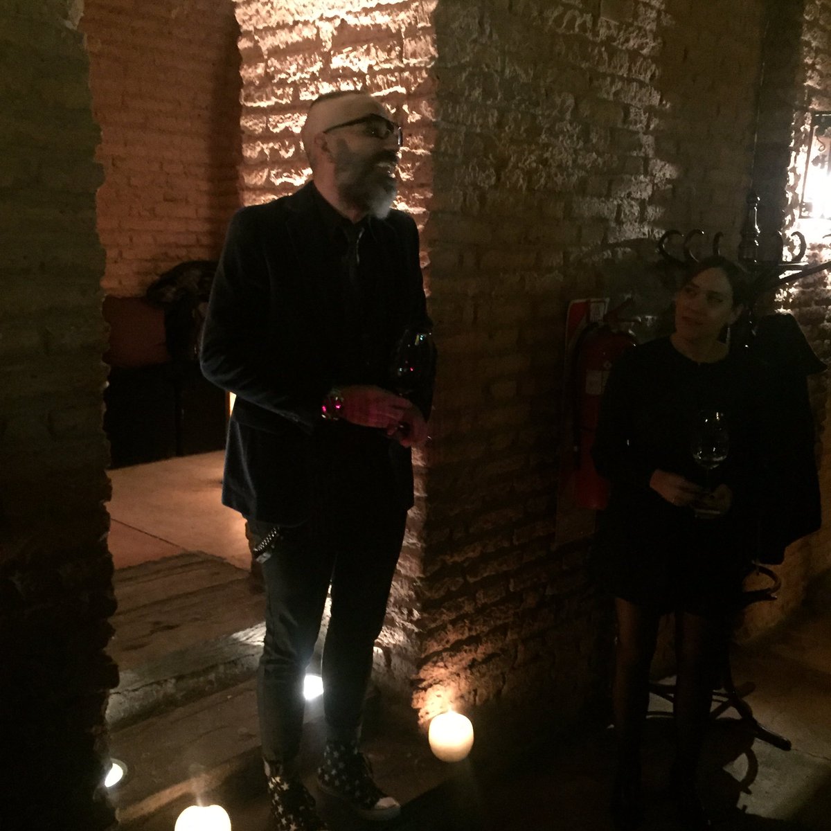 Queremos presentarles a quienes crean y dan vida a estos vinos únicos #AlaColoradaAncellotta 👏🏼🍷❤️