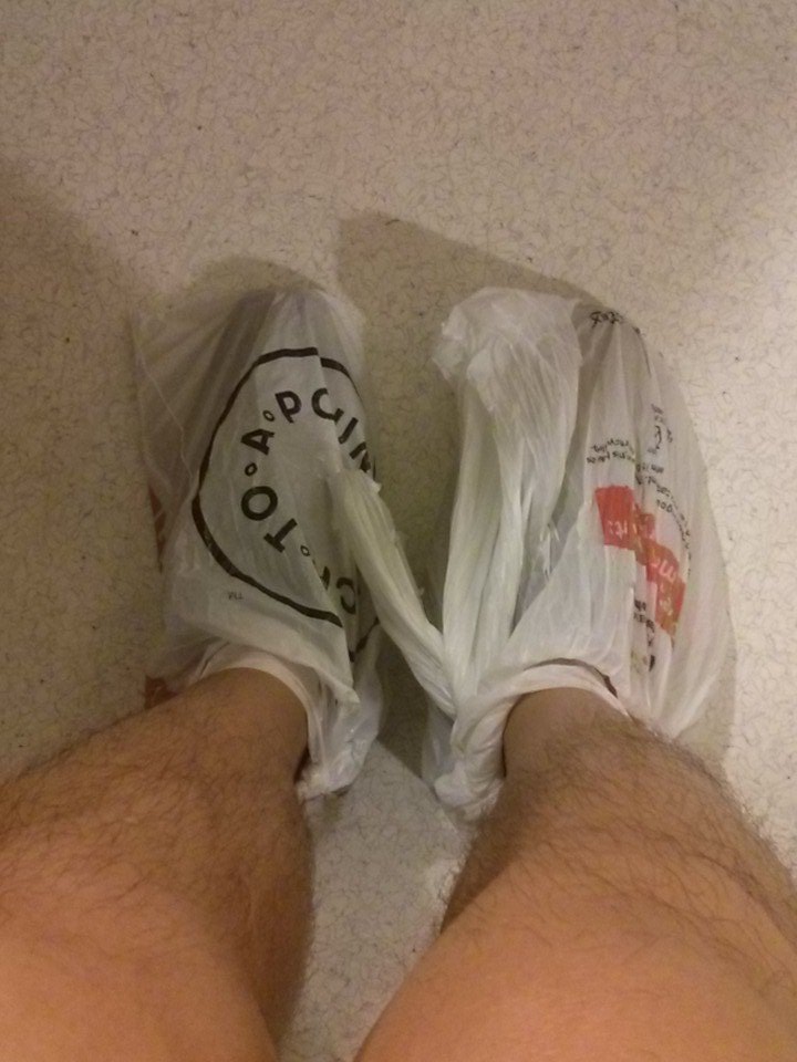 AndrewIWong's tweet photo. They may laugh at me, but #NoWetSocks! #TOstorm #toronto #lab #stillhere #science #microbiology https://t.co/XK4djJur7z