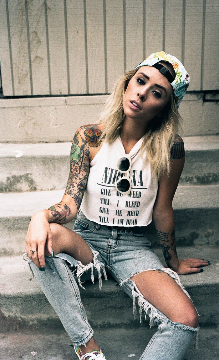 Jackiercse's tweet image. New fake. RT/like