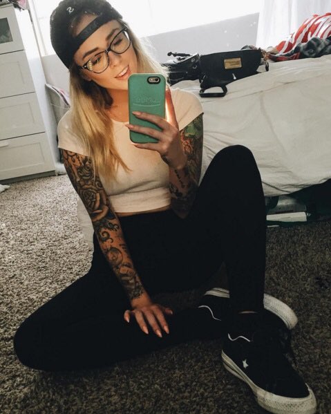 Jackiercse's tweet image. New fake. RT/like