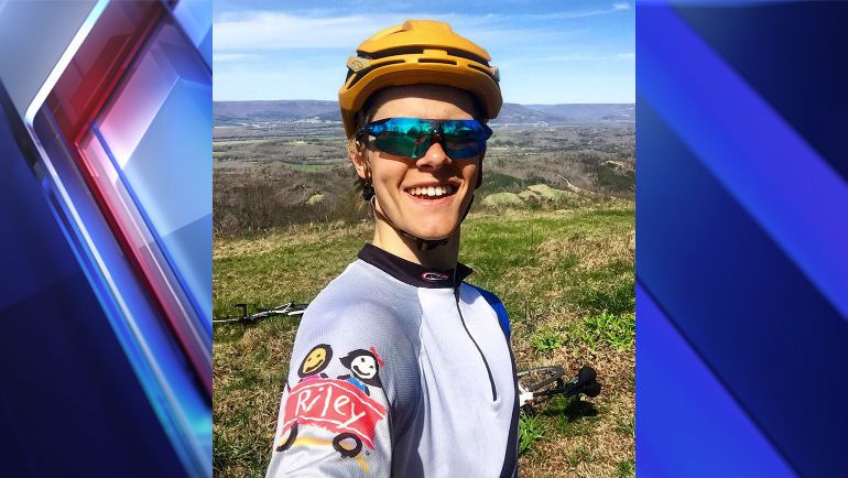 FOX59's tweet photo. An @IUBloomington student raised thousands for @RileyChildrens while biking over 100 miles: https://t.co/nsneKvoJ3Q https://t.co/DbimXWBnV8
