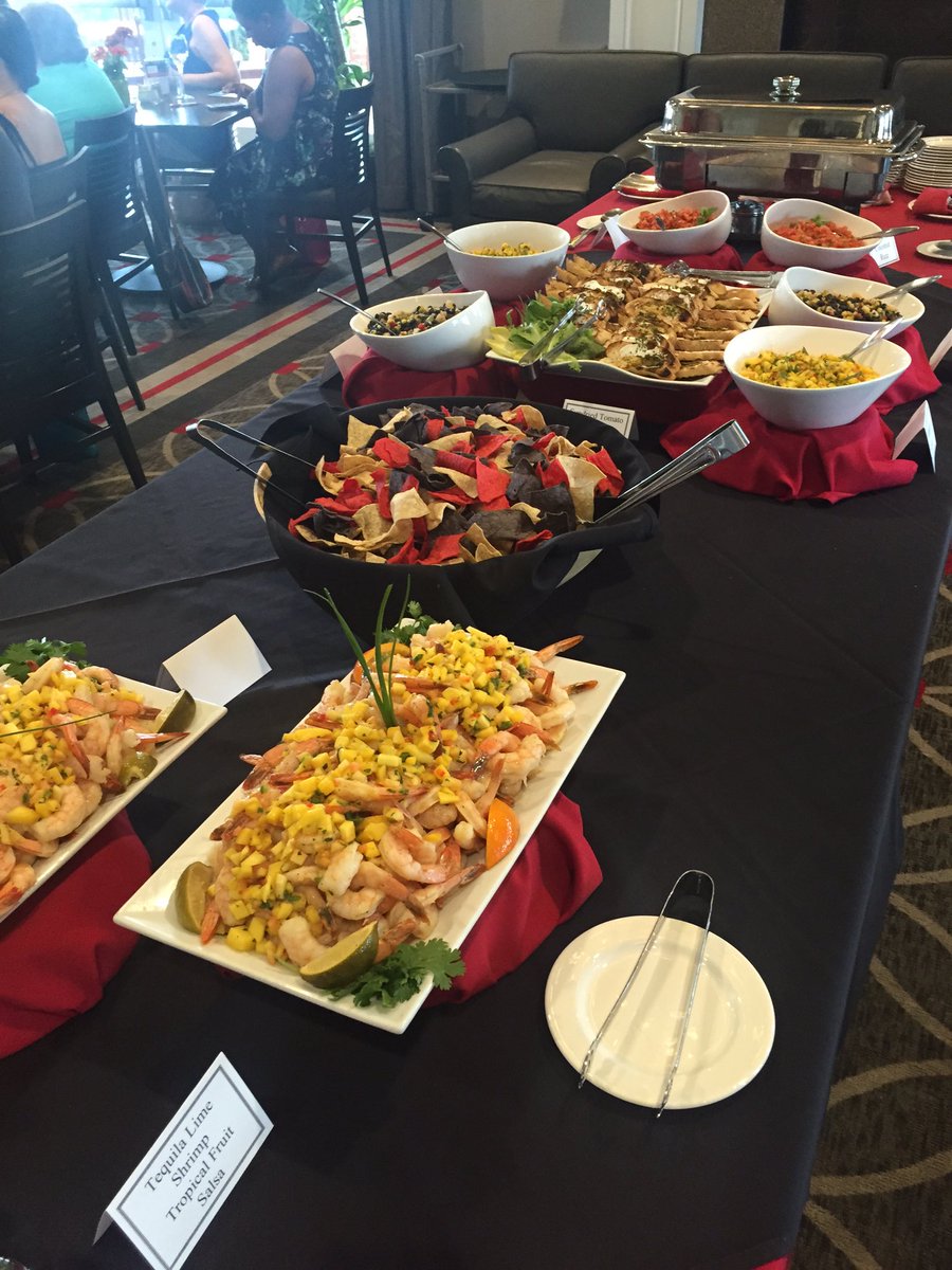 Iluvdininghalls's tweet photo. #awesomefood from awesome NC State chefs!!!!  #iheartdining https://t.co/35ePqx4ExT
