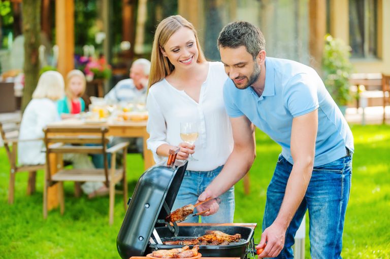 CityGreenYYC's tweet photo. How to decide between a propane or charcoal #BBQ https://t.co/E46CJ6SpnD #yyc https://t.co/tz20zCBOAe