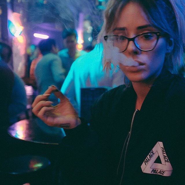 Jackiercse's tweet image. Nipples and weed. 👌🏼