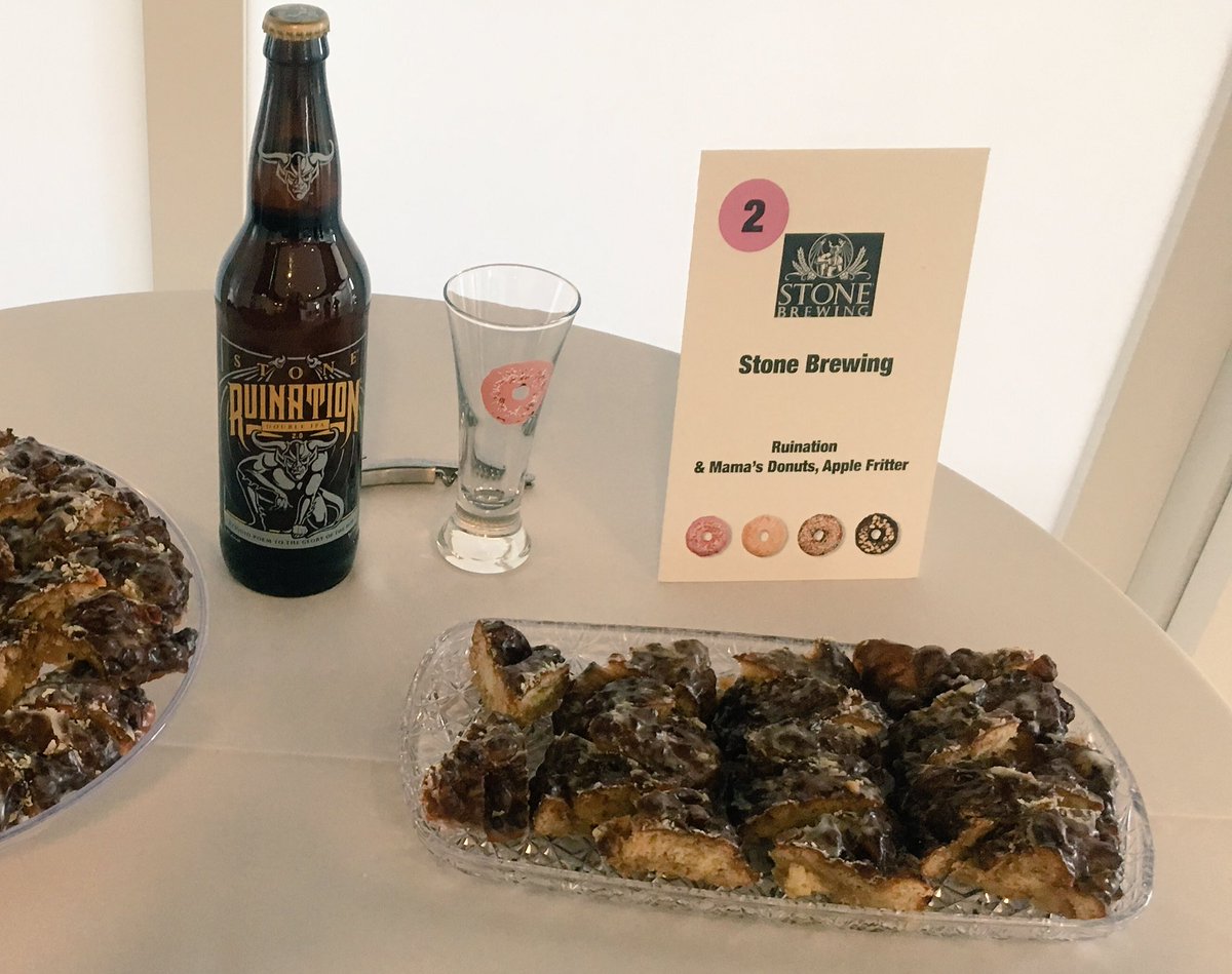 beer2_donut2's tweet photo. 2 is @StoneBrewingCo with #ruination perfectly paired with an apple fritter #craftbeer #pairings https://t.co/yFHRqiUoCV