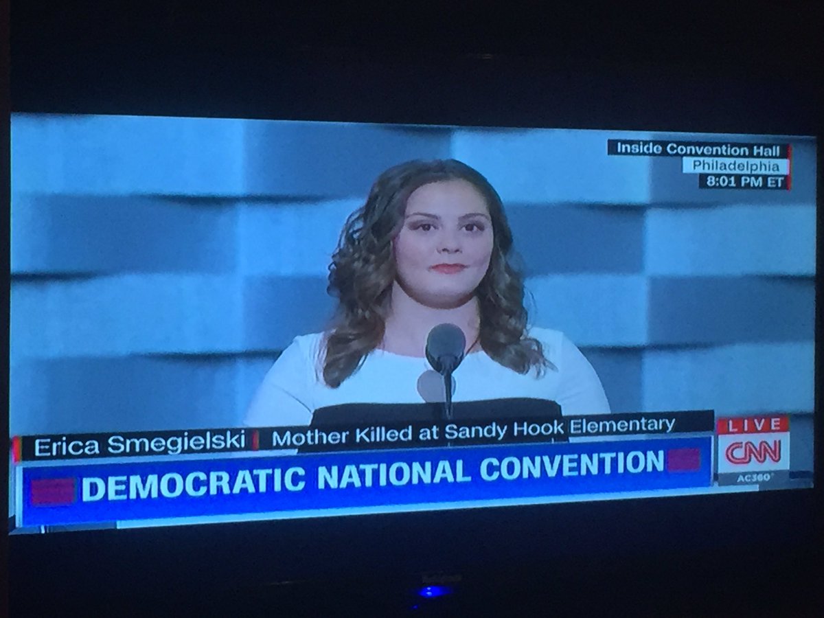 AshleyCech's tweet photo. When @EricaSmegs brings down the house at @DemConvention 💚 #Casual #DemsInPhilly #ImWithErica #GunSense #ImWithHer https://t.co/IsS19GluU1