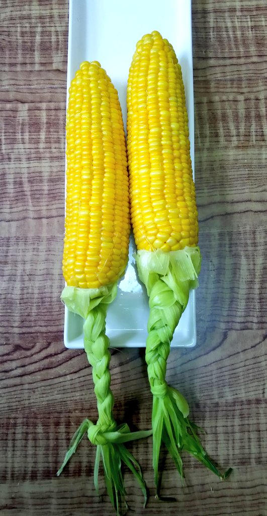 ぱんだ 大好きとうもろこし ラーメンマンと ワンピースに出てくる鼻毛を三つ編みのオッチャン に見えるのは私だけ S ๑ ๑ 今のところ佐野で買ったゴールドラッシュ が今年1番で甘くて美味しいなぁ T Co Aojkla93q1 Twitter