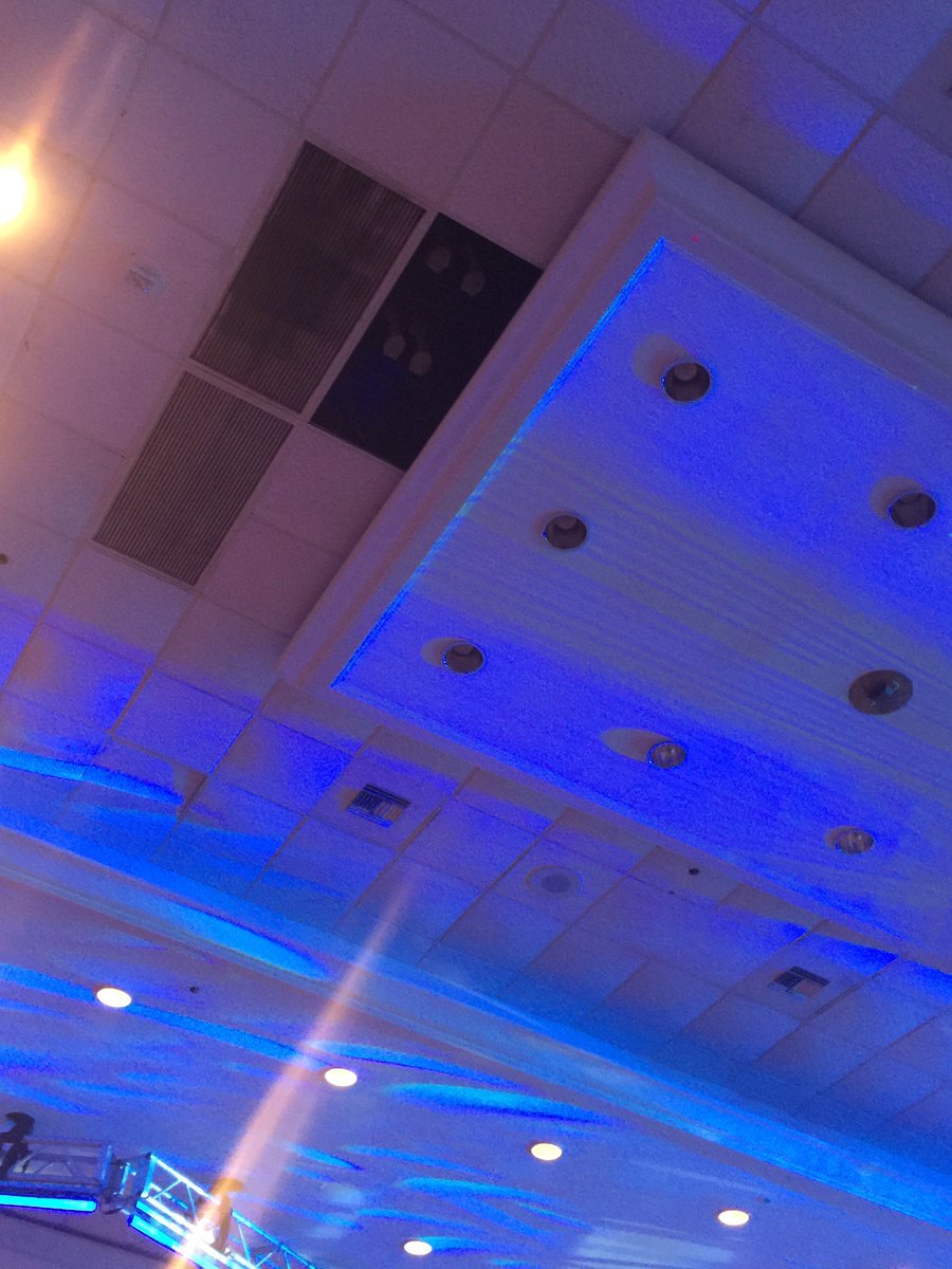 LOUDinLIFE's tweet photo. We hope there's candy in there because we're right under it!!! #primelife #JesusLovespinatas https://t.co/Xrf4w1X7fD