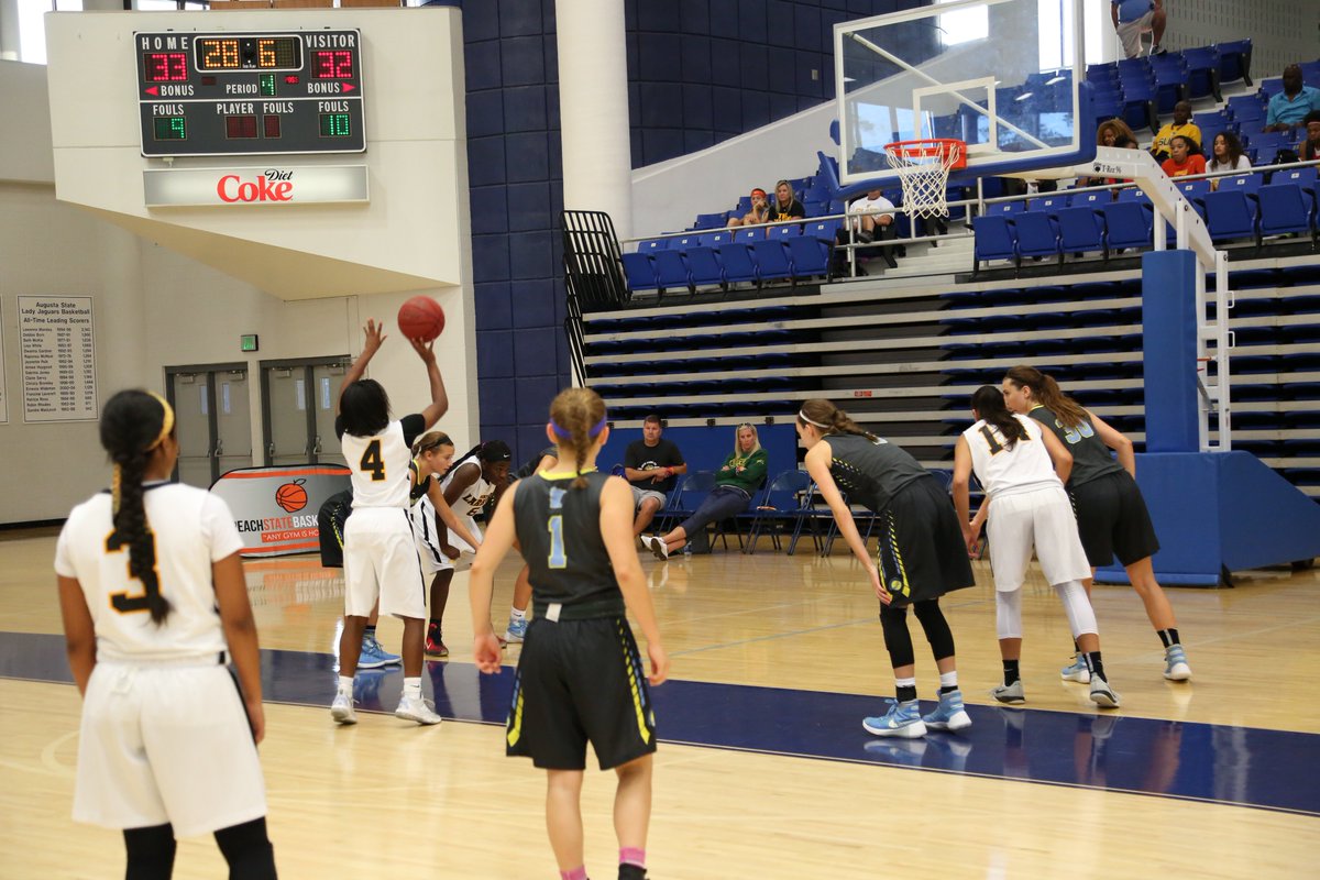 ProspectsNation's tweet photo. #PSBElite32

@MinnesotaFury had a great battle with Miami Suns Larkins in which Fury won it with a buzzer beater! https://t.co/bWy8tRDPdx