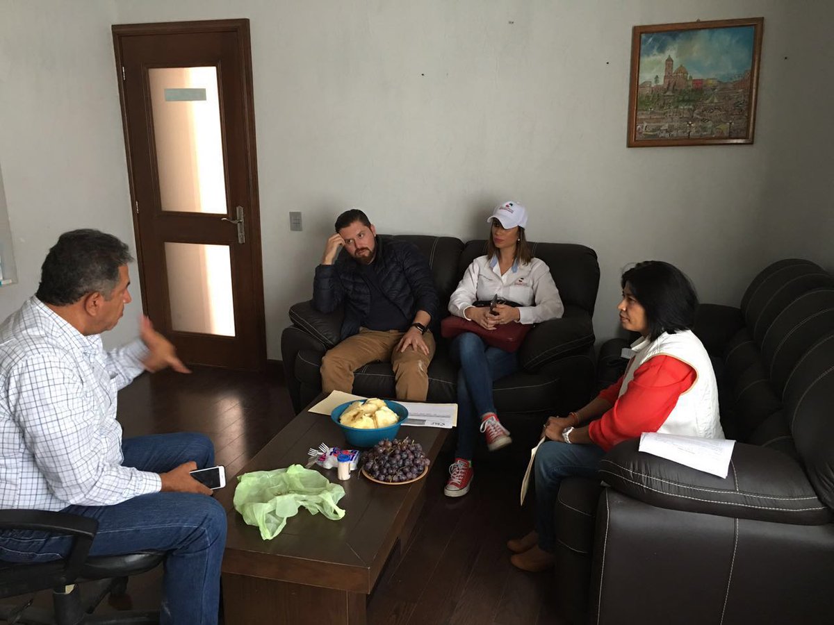 SEDESORESLP's tweet photo. La #DelegaciónZonaCentroSEDESORE en revisión de convenios #FISE2016 con ayuntamientos de #Ahualulco y #Salinas. https://t.co/zYrthwOfAx