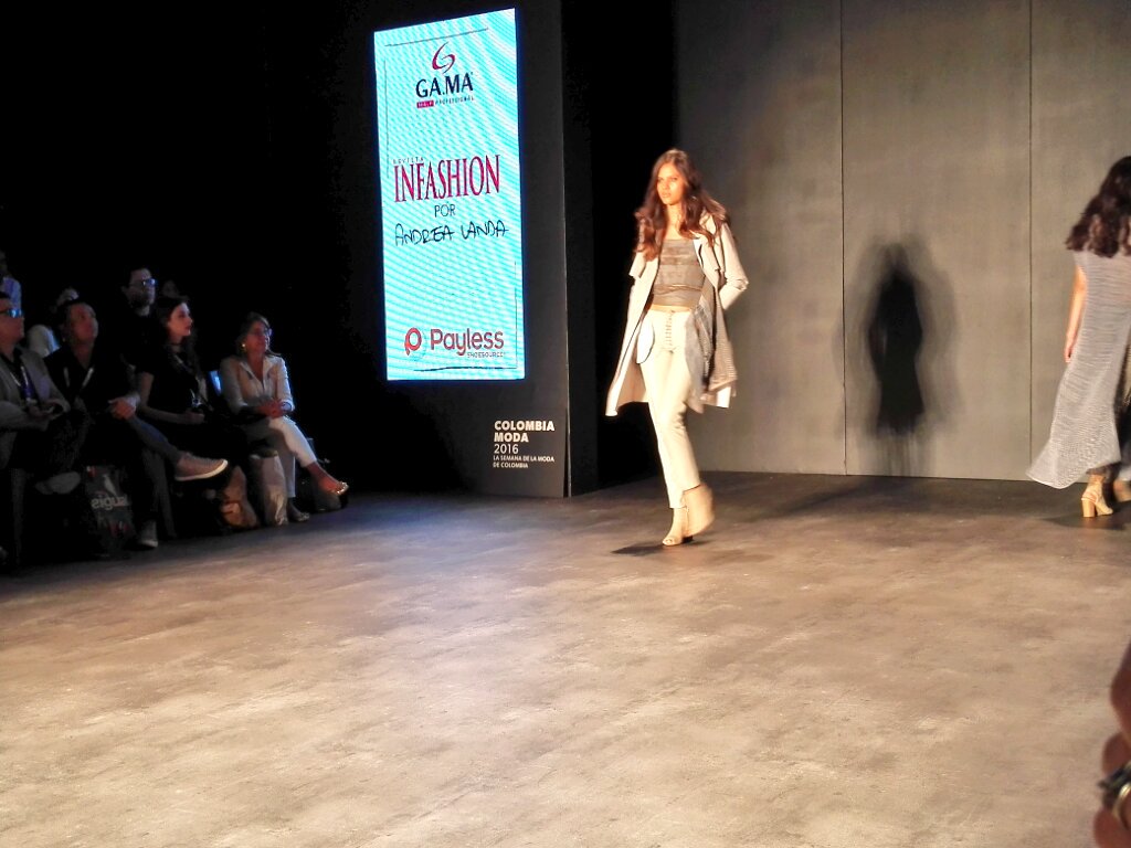 CataWar's tweet photo. @catadugand lo logramosss, primera pasarela @Payless_CO  #DreamsComeTrue https://t.co/ftR0UKGE0a