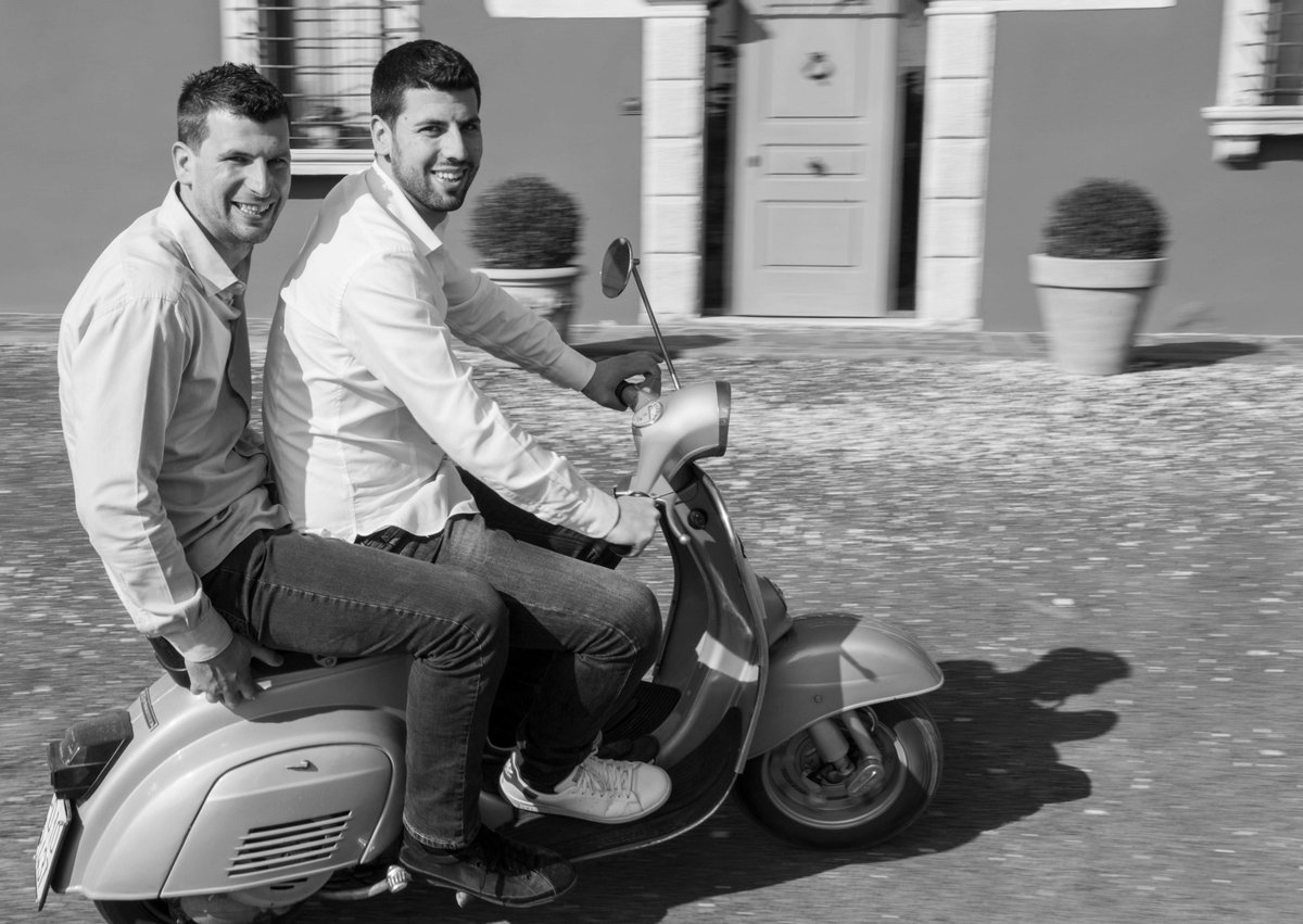 SoaveUSA's tweet photo. Brothers Alessandro & Giacomo show the strength of @CorteMoschina lies in their family bond #SoaveNextGeneration https://t.co/YunsNYHupv