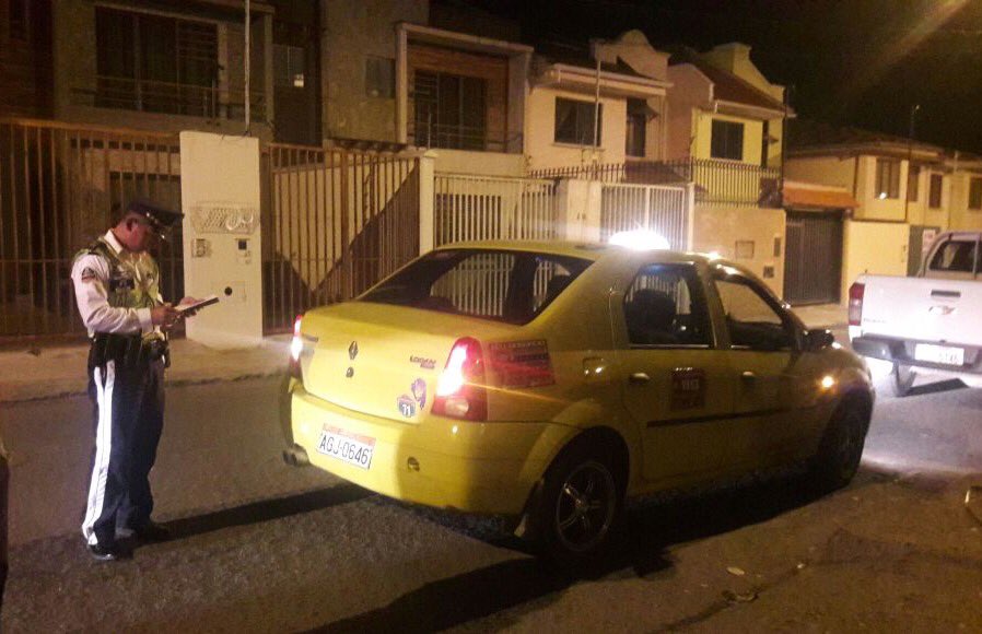 emov_ep's tweet photo. @diegues80 @radaresCUE @RadaresCuenca @tomebamba El vehículo fue localizado y ACT toman procedimiento. https://t.co/BUcJkq2Npr