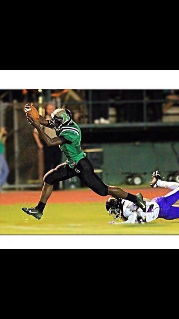 Hawkins337's tweet photo. @coachbailey_abc 
C/o 2016 Keshawn young RB/LB/S 6'2 185.  Still look.... https://t.co/Fe6cIph2H2 https://t.co/a4yhiUVEIq