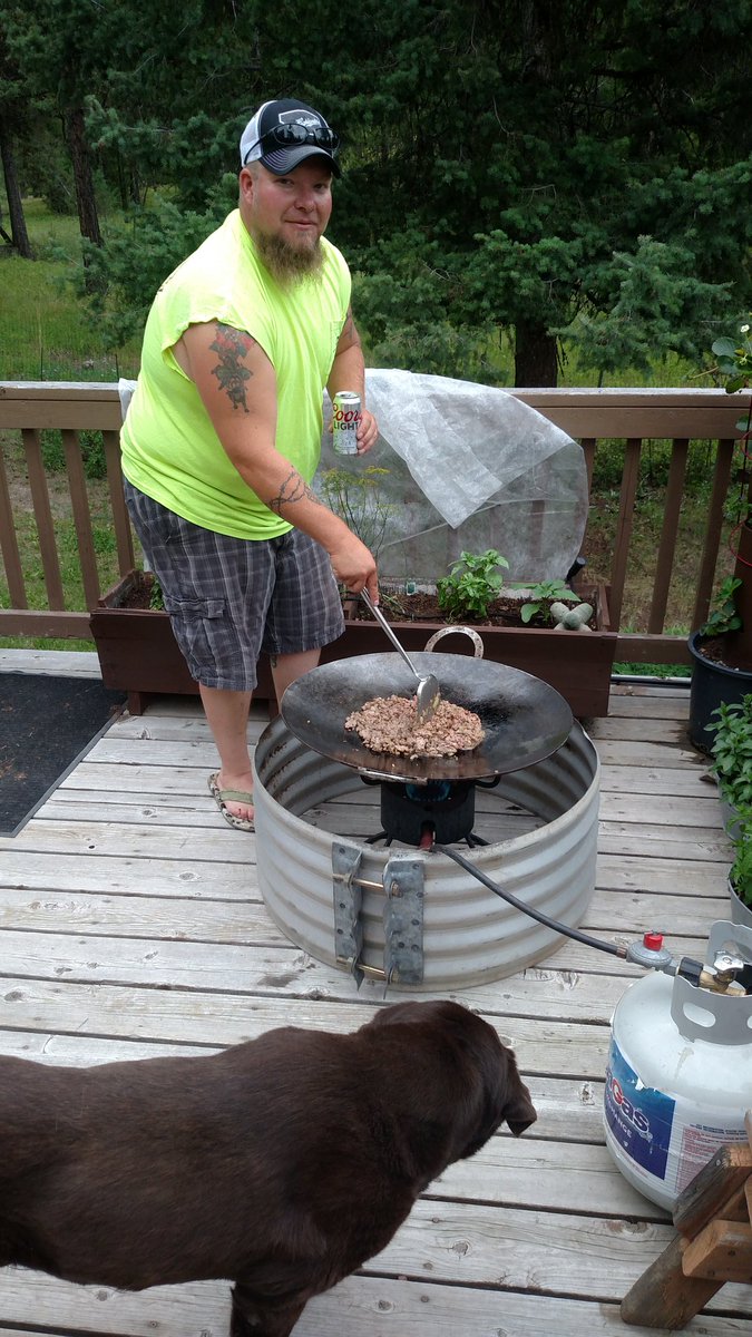PBHoss's tweet photo. Watching @AntlerBuilder whip up some tacos on the discada. https://t.co/Ff4ysfTwnB