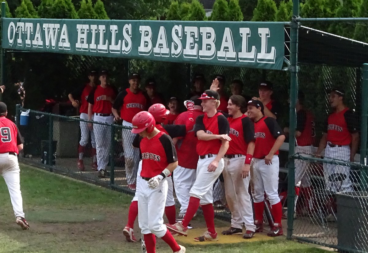 mrmartyrocks's tweet photo. @WBWorldSeries91 @WindsorSelects 16U Before and after Storm Ricciotti's 2 run homer on Sat at Ottawa Hills https://t.co/cKmEJSstZy