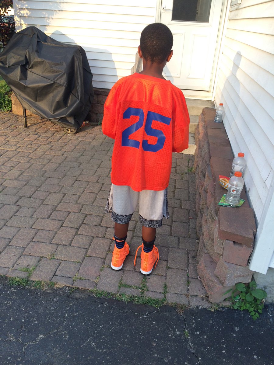 When your big cuz <a href="/D_1west25/">Darius West</a> is ur role model