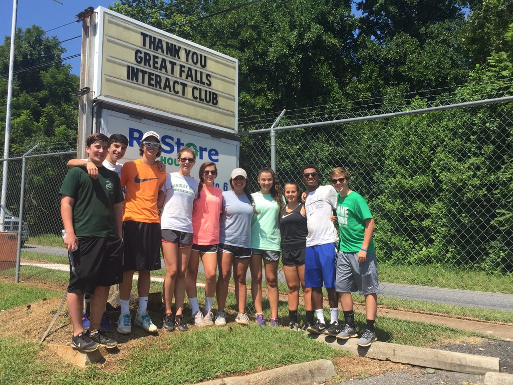 GF_interact's tweet image. Your interacters hard at work building a house on our service trip!