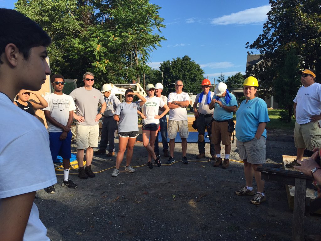 GF_interact's tweet image. Your interacters hard at work building a house on our service trip!