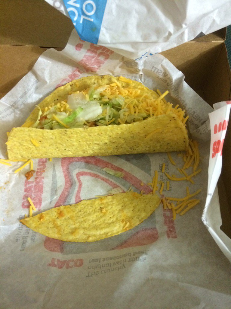 AndrewOGara11's tweet photo. Solid work tonight after a long wait @tacobell 😞 #crushedshells #crushedhopes https://t.co/qG76ceZDUl