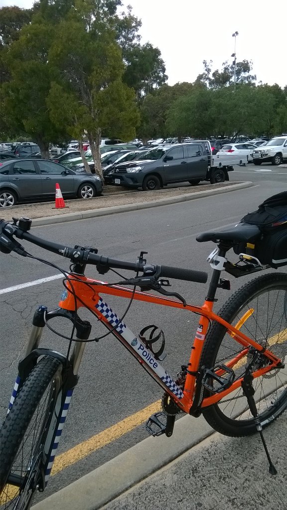 PerthPol's tweet image. Checking carparks @kingspark not just #Pokémon hunters up here! #LookLockLeave #BikeTeam4