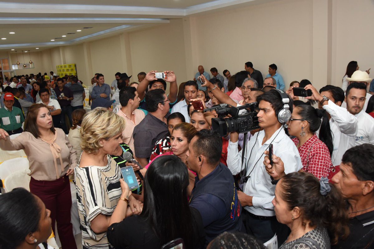 #Ecuador. Hoy firmamos un nuevo acuerdo para reactivar el sector productivo de la provincia de #LosRíos.