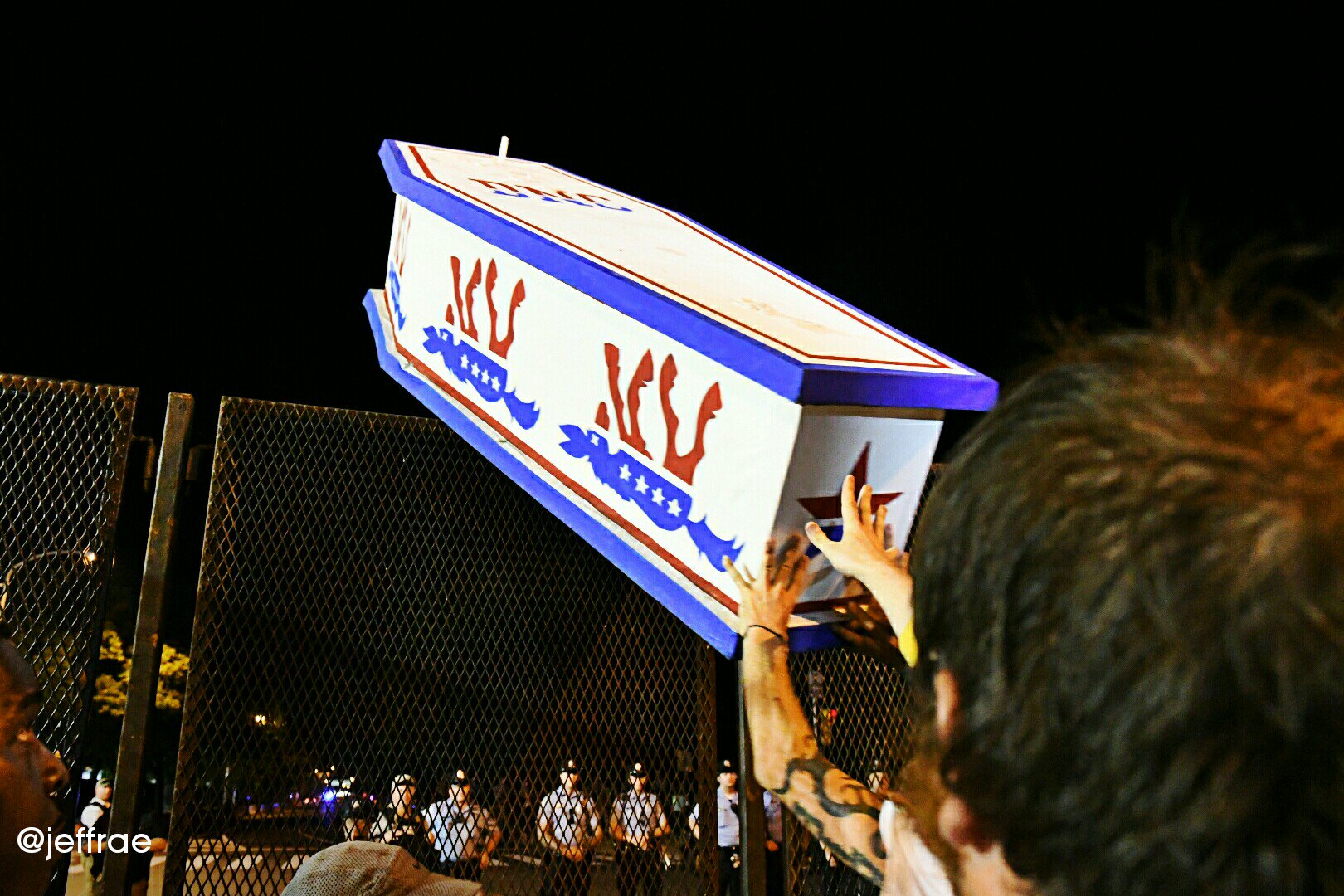 CoazAT_VYAAl2XR.jpg:large