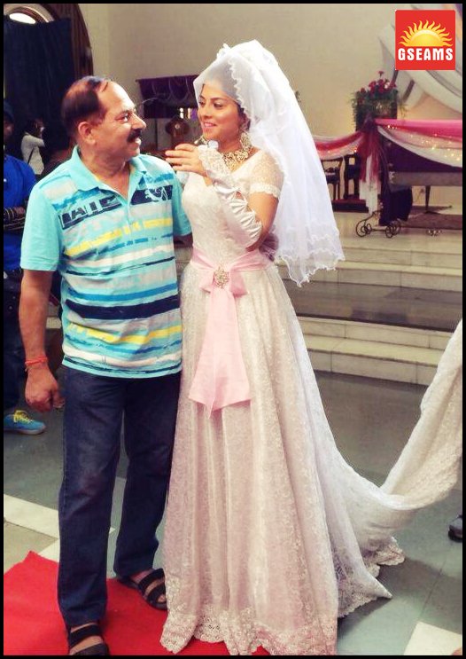 Gseamsak's tweet photo. Dad, you're someone to look up to no matter how tall i grow! 
#GseamsStar #ThursdayThrowback #CutestSnap #MitwaaDays https://t.co/RGahobzqHY