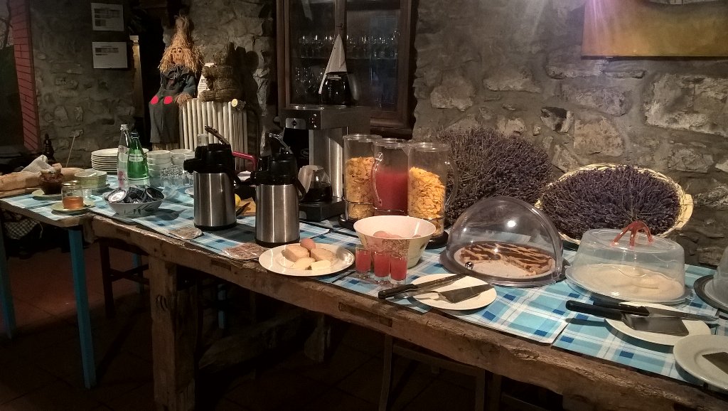 PaulMGreenhalgh's tweet photo. #AlMarnich #agritouristica near #Schignano situated between lakes Como & Lugano #Italia #tranquility https://t.co/8aIFJCn7xJ