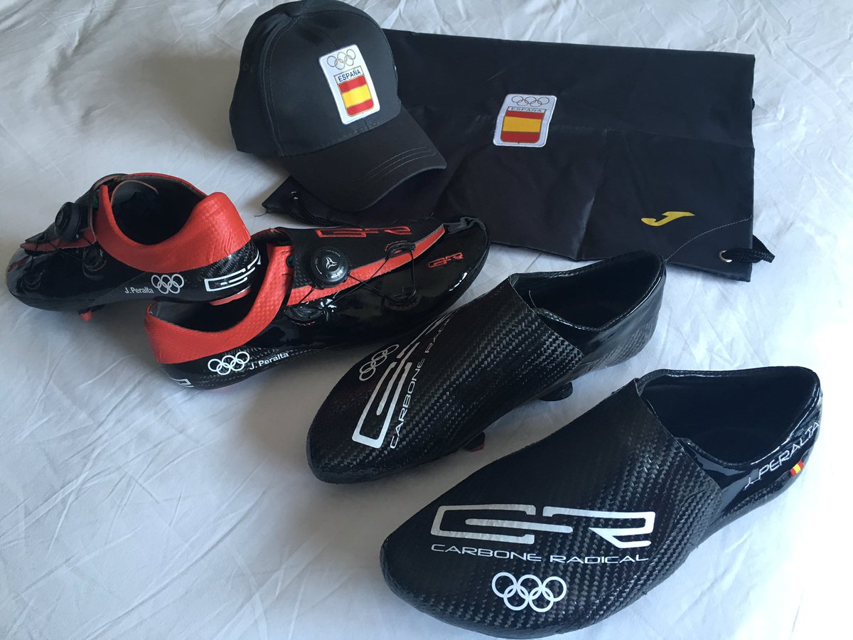 juanperalt's tweet photo. Preciosas las botas a medida de mis amigos de @CarboneRadical que me ayudarán a transmitir toda mi fuerza en Rio!!! https://t.co/KUJf1Twqyk