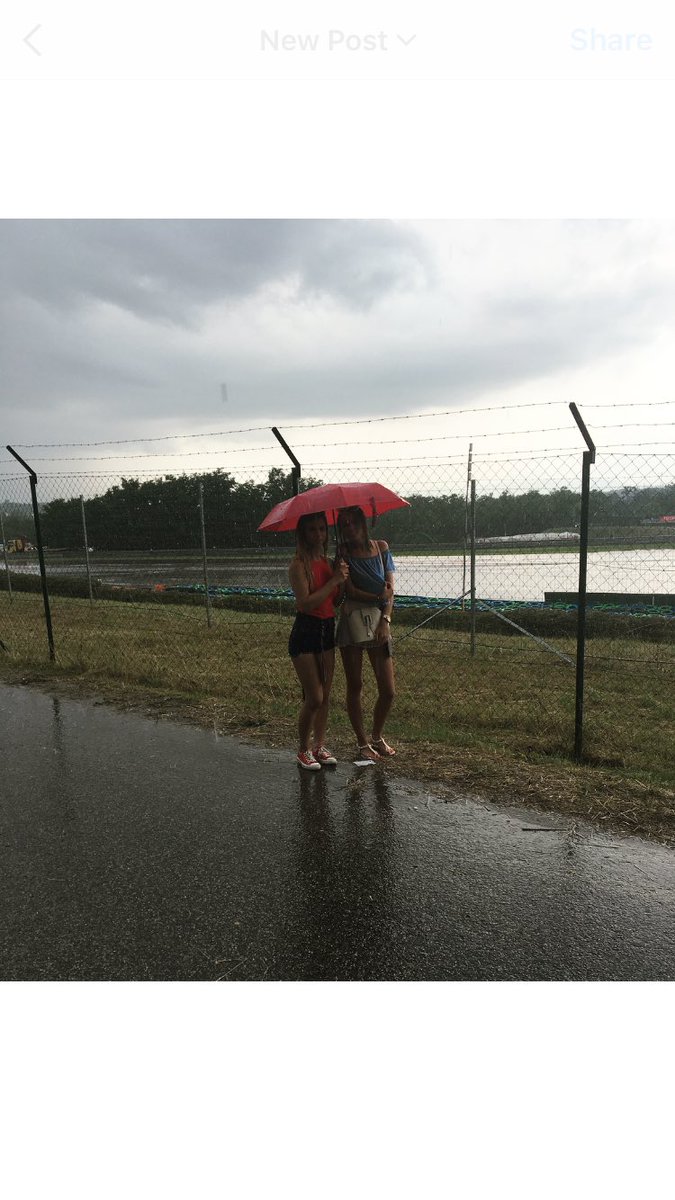 Andi0516's tweet photo. 💧☔️💦 #therewasalittlerain #hungaroring #throwback #butwelovedit #goseb @ScuderiaFerrari https://t.co/aSK05Qb5wL