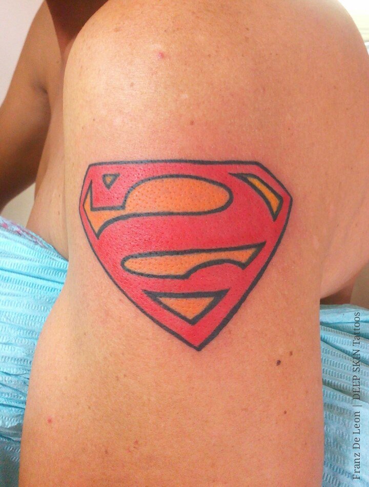 Color Black Grey Superman Symbol Forearm Tattoo | Caroline E… | Flickr