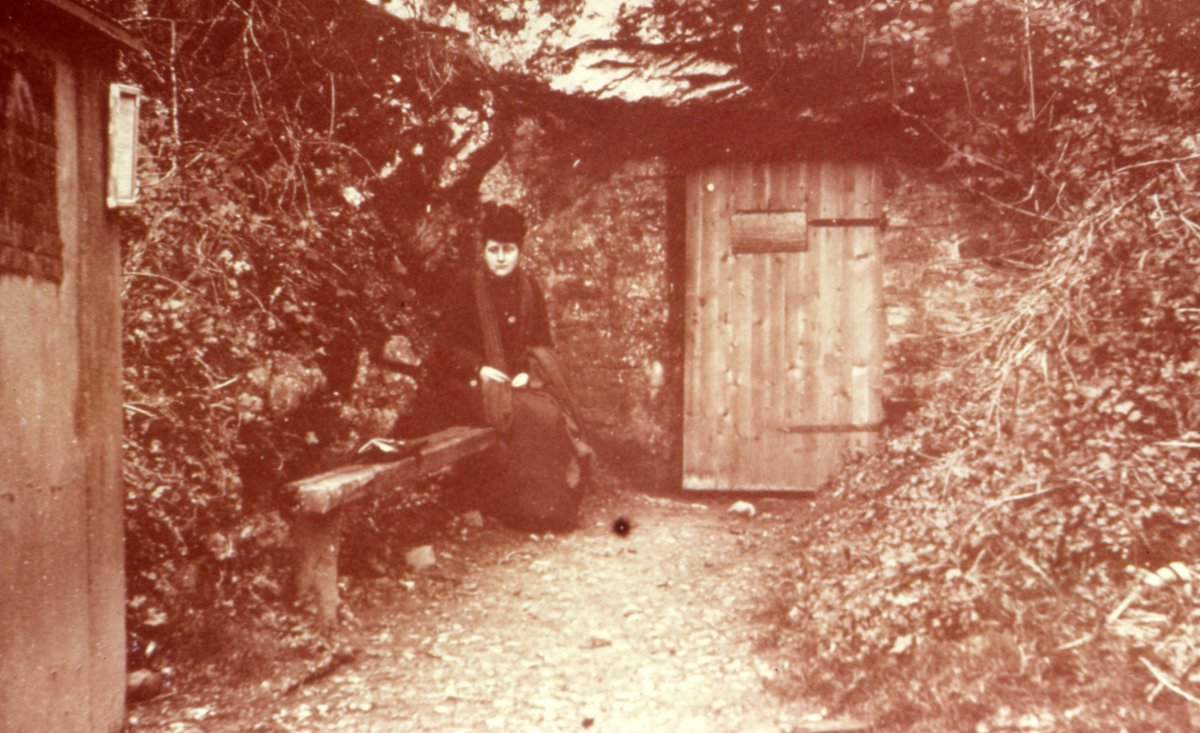 Kents_Cavern's tweet photo. @BeatrixPotter at @Kents_Cavern, #Torquay in 1893. #BeatrixPotter150 @VisitBritain @EnglishRiviera https://t.co/NJDjwNApEV