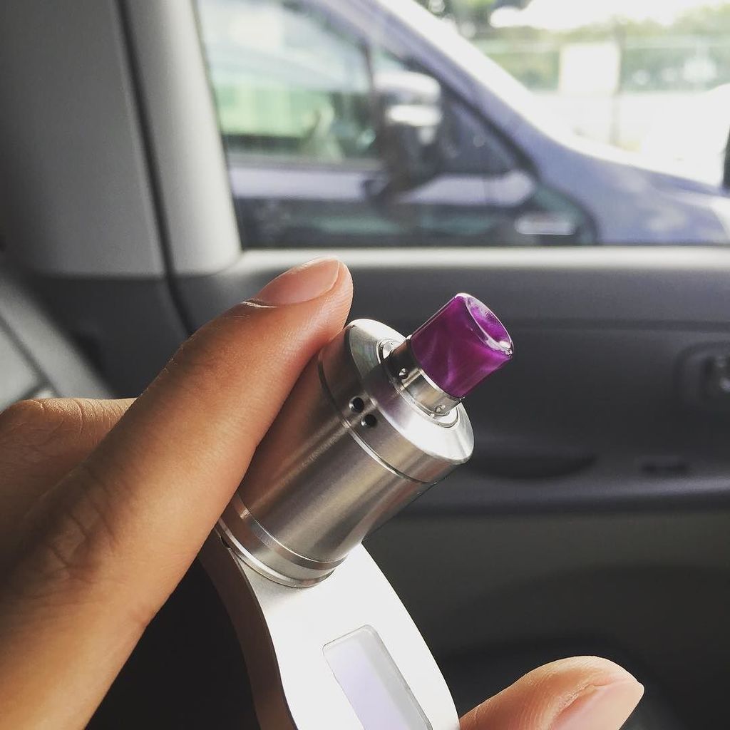chupacabure's tweet photo. Hand check ☻
#vapor #vaeper #jpvapor #vapelife #vapeon #vape4you #instavape #vapewearmods … https://t.co/vwvjH03F2L https://t.co/WqzfLamvn1