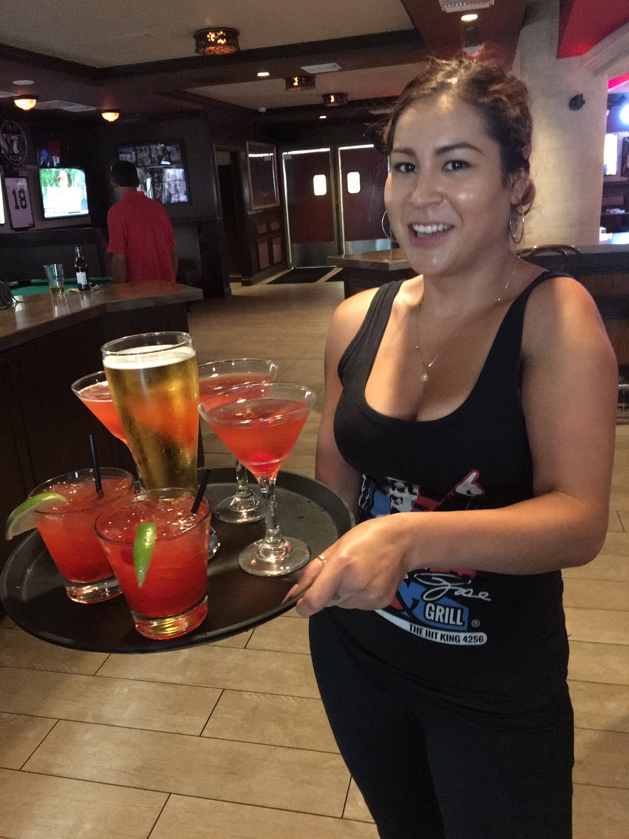 PeteRoseGrillLV's tweet photo. Two for one drinks guys meet us at Pete Rose bar grill #Bartender #LasVegas https://t.co/Hp6kSkxO1h