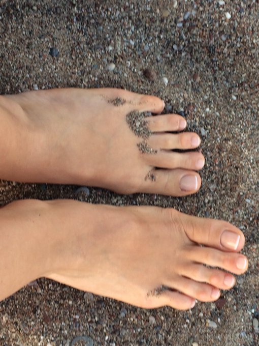 Royal Feet in the sand @underdeskloser @Charlesxxxent @Flirt4FreeGirls @submissiveboy81 https://t.co<a class="tags" target="_blank" title="On Twitter" href="/?out=eyJ0eXAiOiJKV1QiLCJhbGciOiJIUzUxMiJ9.eyJpYXQiOjE3MjMzMDk3MDIsImlzcyI6InR3cG9ybnN0YXJzLmNvbSIsIm5iZiI6MTcyMzMwOTcwMiwiZXhwIjoxNzU0ODQ1NzAyLCJyZWRpcmVjdF91cmwiOiJodHRwczovL3R3aXR0ZXIuY29tL3VuZGVyZGVza2xvc2VyIn0.cmzdVkRhQcSr8oEtLLkdVK5WRmR0uFaKnPlZm8tth-QNfMlW3IHZ-7RoCukx7AQ9S6S2mABL-I3VfbkU6-BlGg">@underdeskloser</a><a class="tags" target="_blank" title="On Twitter" href="/?out=eyJ0eXAiOiJKV1QiLCJhbGciOiJIUzUxMiJ9.eyJpYXQiOjE3MjMzMDk3MDIsImlzcyI6InR3cG9ybnN0YXJzLmNvbSIsIm5iZiI6MTcyMzMwOTcwMiwiZXhwIjoxNzU0ODQ1NzAyLCJyZWRpcmVjdF91cmwiOiJodHRwczovL3R3aXR0ZXIuY29tL0NoYXJsZXN4eHhlbnQifQ.V3mQYhilkKcP3F2aYS5aQHmsg5UlNWQV-UrzdrQNbfM4L8ElYse4M8zXa3ZmPp5TvyMLtyPgju2UJrFOFScRDQ">@Charlesxxxent</a><a href="/tag/thursdaythoughts"class="tags"><span>#thursdaythoughts</span></a>