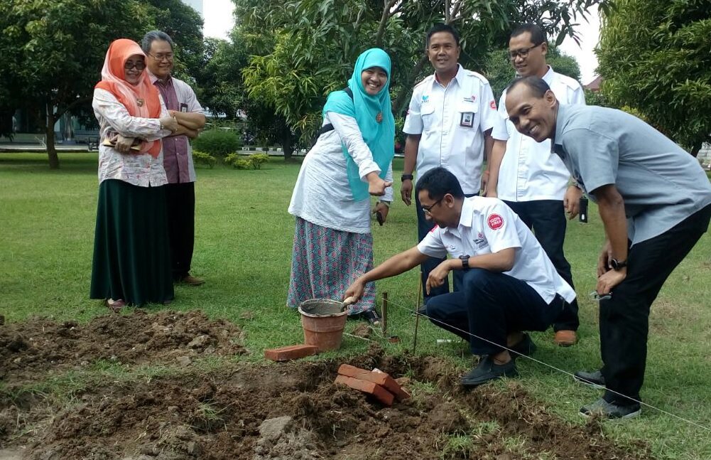 pujolaks's tweet photo. @parwi66 @_funtastic5_ @putrodewanto #MNTREG5 #WICO  Peletakan Batu Pertama Pemb. Pengembangan Wico Telkom Panjaitan https://t.co/qCYPcc8S59