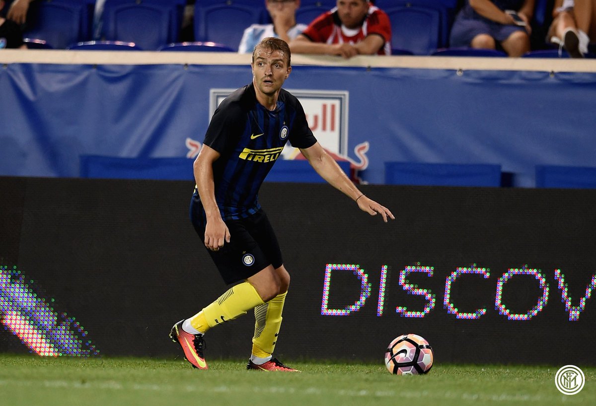 Inter's tweet photo. #InterELP, guarda tutte le foto del match qui 📷👉 https://t.co/vdL3Kzqkup #InterSummerTour #FCIM https://t.co/b7eiDnCFpZ