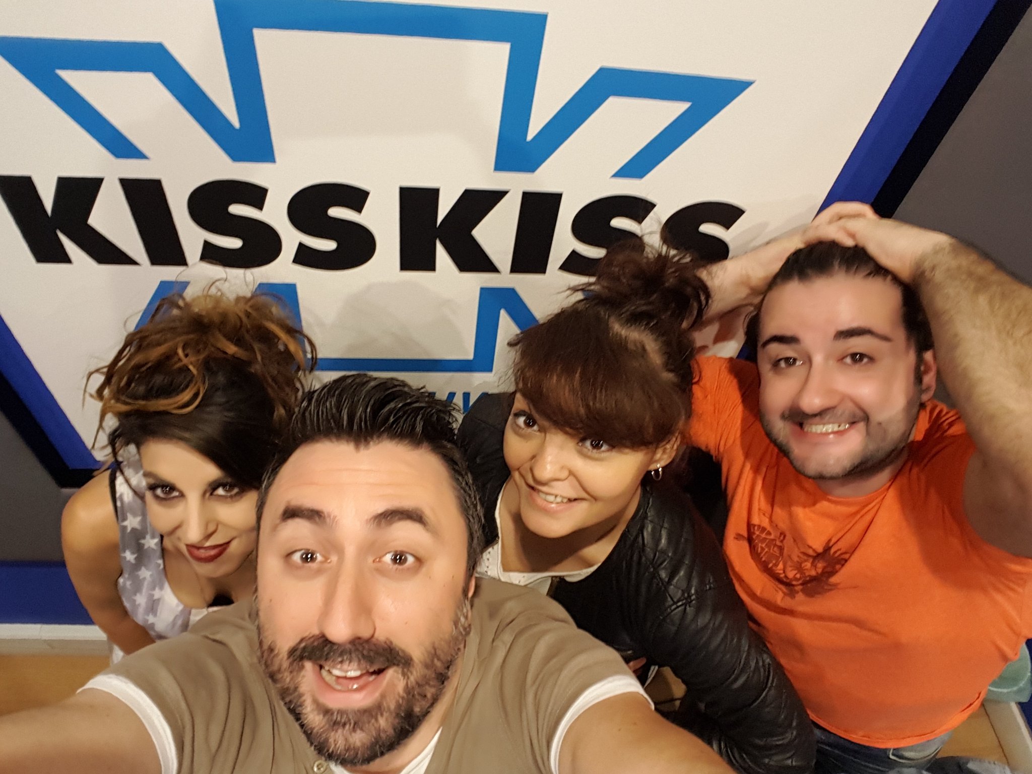 Radio KissKiss on Twitter: "Penultimo giorno con @maxpoli ...